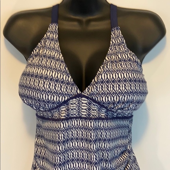 Ocean Lily Women’s One Piece Swimsuit Size SP - Picture 2 of 9